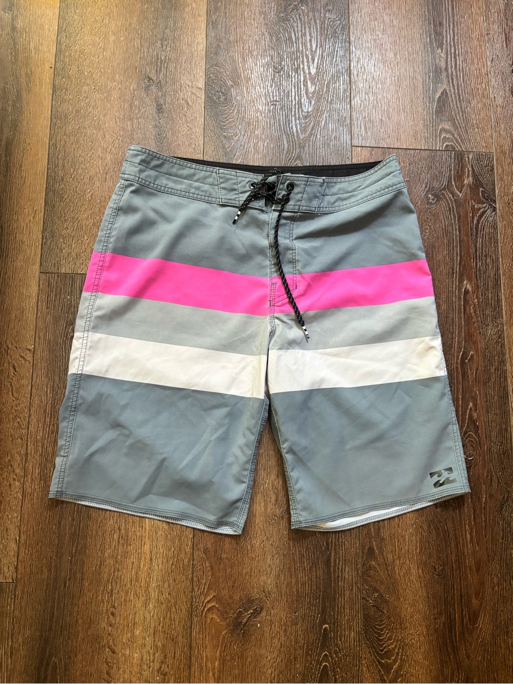 Billabong Gray, Pink & White Stripe Boardshorts Men’s Size 31 - Picture 2 of 6